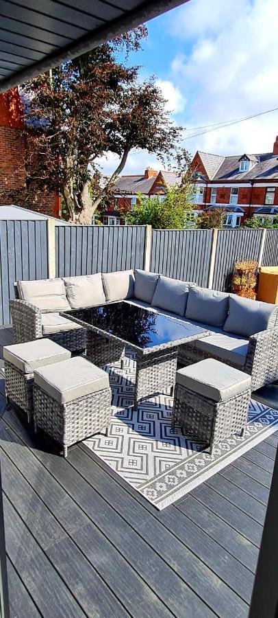Lovely Unit Elgin Drive Coastal Bliss Your Seaside Retreat With City Excitement Wallasey Exterior photo